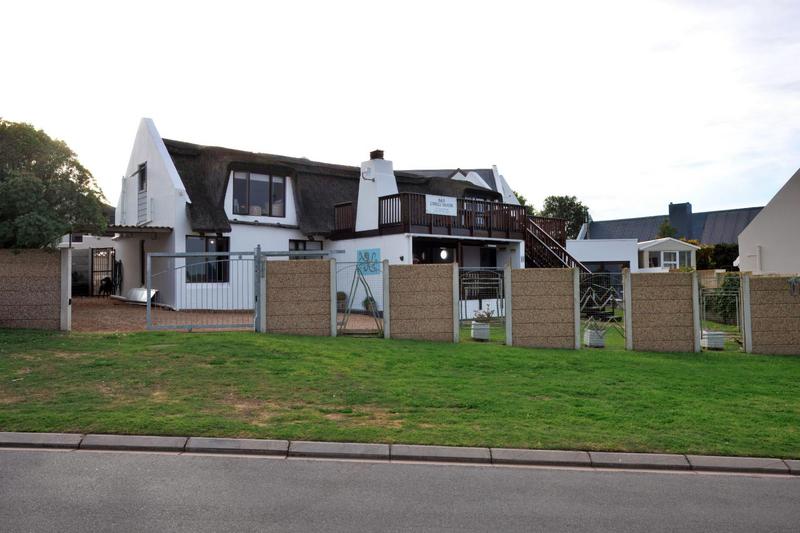 5 Bedroom Property for Sale in Stilbaai Wes Western Cape